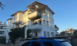 Balkonda söndürülmeden bırakılan mangal yangına sebep oldu