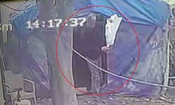 Madde bağımlısı, arkadaşına kızıp çadırı yakınca prefabrik ofiste alevlere teslim oldu