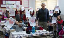Depremin yaralarını öğrencileriyle sardı