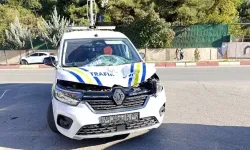 Polis otosunun çarptığı kadın, ağır yaralandı