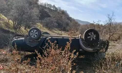 Kayıp olarak aranan öğretmen, devrilen kamyonette ölü bulundu