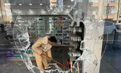 Eczaneye pompalı tüfekli saldırı; çok sayıda saçma isabet etti