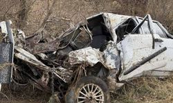 Kahramanmaraş'ta otomobilin köprüden düşmesi sonucu 2 kişi yaralandı