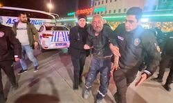 "Gözüm görmüyor neredeyim ben?" dedi, gözünü karakolda açtı