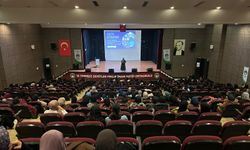 Kahramanmaraş’ta Öğrenci ve Ailelere Dijital Çağ Farkındalık Seminerleri