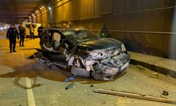 Karşı şeride geçen cip, kamyonet ile kafa kafaya çarpıştı; 2 ölü, 1 yaralı