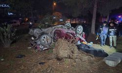 Otomobil, takla atarak çarptığı ağacı kökünden söktü: 1 ölü
