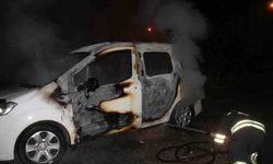 Ailesine kızıp aracını yaktı