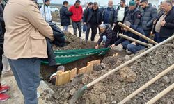 Evinde vahşice öldürülen kadın toprağa verildi