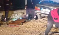Otomobil park halindeki kamyona çarptı: 1 ölü, 2 yaralı