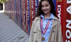 Matematik şampiyonu Lina, Singapur yolcusu