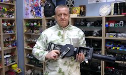 Sesi makineli tüfek, kendisi fotoğraf makinesi