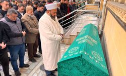 Kahramanmaraş'ta kazada ölen nişanlı çift yan yana toprağa verildi