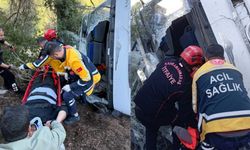 Kahramanmaraş'ta kamyon uçuruma yuvarlandı, sıkışan sürücü kurtarıldı