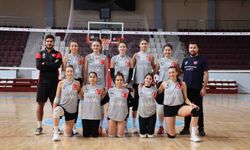 Depremde 8 sporcusunu kaybeden kadın voleybol takımı 2. Lig'de zirveye oynuyor