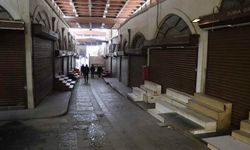 Kahramanmaraş’ta kar yağışı sonrası Kapalı Çarşı esnafı kepenk açmadı