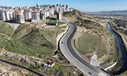 Bahçeci Hoca Bulvarı, Güçlendirmenin Ardından Yeniden Trafiğe Açıldı