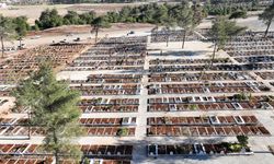 Büyükşehir, Mezarlıklarda Bakım ve Düzenleme Çalışmalarını Sürdürüyor