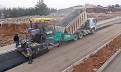 Büyükşehir, Yeni Yurtlar İçin Yol İnşa Ediyor