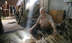 Kahramanmaraş'ta 60 yıllık semerci ustası mesleğini yaşatmaya çalışıyor