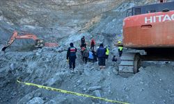 Göçük altında kalan şantiye müdürünün cansız bedenine ulaşıldı