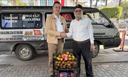 "Elmacı Dede" Hatay'dan aldığı mandalinaları Mehmetçiğe ulaştıracak