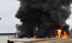 OSB'de bir fabrikada çıkan yangına müdahale ediliyor