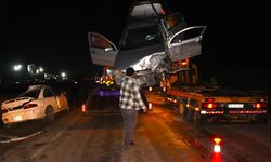 İki otomobil kafa kafaya çarpıştı: 8 yaralı