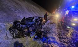 Kahramanmaraş’ta kontrolden çıkan araç şarampole yuvarlandı