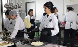 Kahramanmaraş’ta Liseli Gençlerden Sıcak Dayanışma