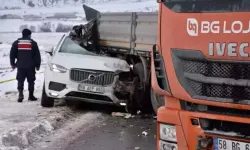 Buzlanma nedeniyle zincirleme kaza: 1 ölü, 2 yaralı