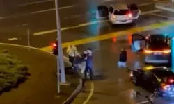 Kazaya karışanlar, sürücüyü darbetti; 3 gözaltı