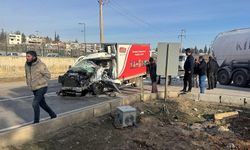Kahramanmaraş'ta tır ile çarpışan kamyonetteki 2 kişi yaralandı