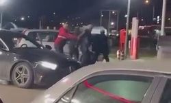 Akaryakıt istasyonunu boks ringine çevirdiler o anlar kamerada