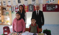 Köy okulu 2 öğrenci için açık: Öğrenciler karnelerini aldı