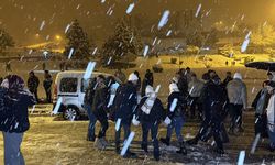 Kar yağışını horon ve halay oynayarak karşıladılar