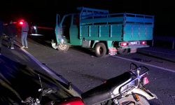 Kamyonet ile motosiklet çarpıştı; 2 ölü