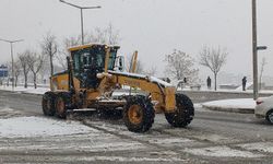 Büyükşehir’den Kar Yağışı Sonrası Arterlere Anında Müdahale