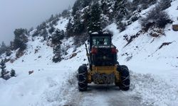 Onikişubat Belediyesi’nden kırsalda kesintisiz ulaşım için 7/24 karla mücadele