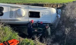 Öğrenci servisi, dereye düştü: 2'si ağır 9 yaralı