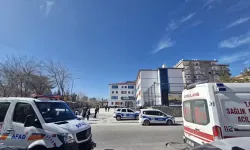 Cıva dökülen sınıftaki 14 öğrenci, zehirlenme şüphesi ile hastaneye kaldırıldı