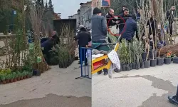 Seyyar satıcılar, kendilerini uyaran zabıtalara bıçakla saldırdı