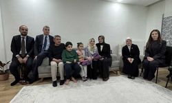 AK Parti Genel Başkan Yardımcısı Kaya, depremzede ailenin iftar sofrasına konuk oldu
