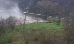 Heyelan sebebiyle tahliye edilen ev çöktü: O anlar kamerada