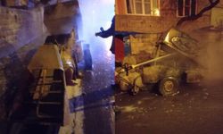 Kahramanmaraş’ta yanan iş makinesinden geriye demir yığını kaldı