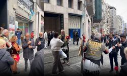 İstanbul’da Maraş’ın kurtuluş rüzgarı; çete kıyafetiyle içli köfte