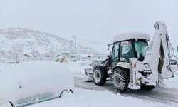 Kahramanmaraş'ın İlçelerinde Kar Temizliği İçin Büyükşehir Sahada