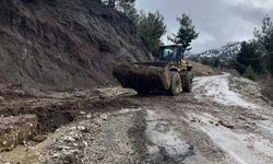 Kahramanmaraş’ta Sağanak Yağış Sonrası Yol Onarım Çalışmaları
