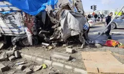 Freni patlayan kamyon araçların arasına daldı: 1 ölü, 3 yaralı