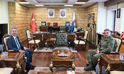 2. Zırhlı Tugay Komutanı Tuğgeneral Mahmut Sert’ten Rektör Okumuş’a Ziyaret